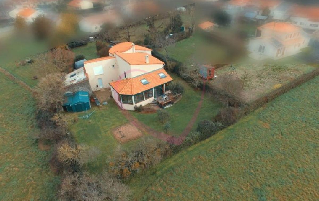 COEUR IMMOBILIER : House | SAINT-SAUVEUR-DE-LANDEMONT (49270) | 170 m2 | 340 000 € 