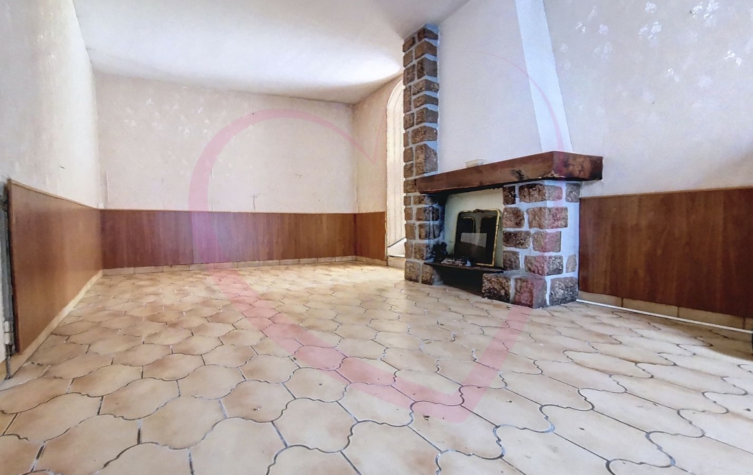 COEUR IMMOBILIER : House | BEAUPREAU-EN-MAUGES (49600) | 155 m2 | 85 000 € 